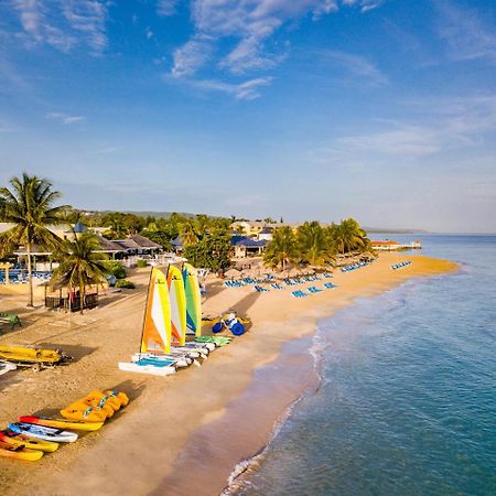 Jewel Runaway Bay Beach Resort & Waterpark Exterior photo