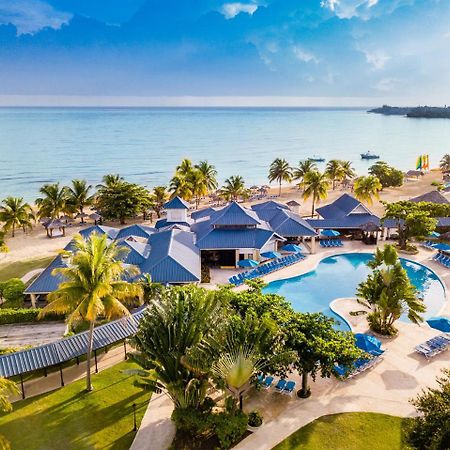 Jewel Runaway Bay Beach Resort & Waterpark Exterior photo