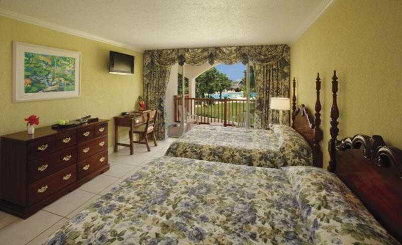 Jewel Runaway Bay Beach Resort & Waterpark Exterior photo