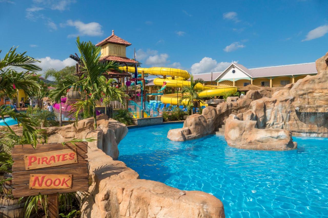 Jewel Runaway Bay Beach Resort & Waterpark Exterior photo