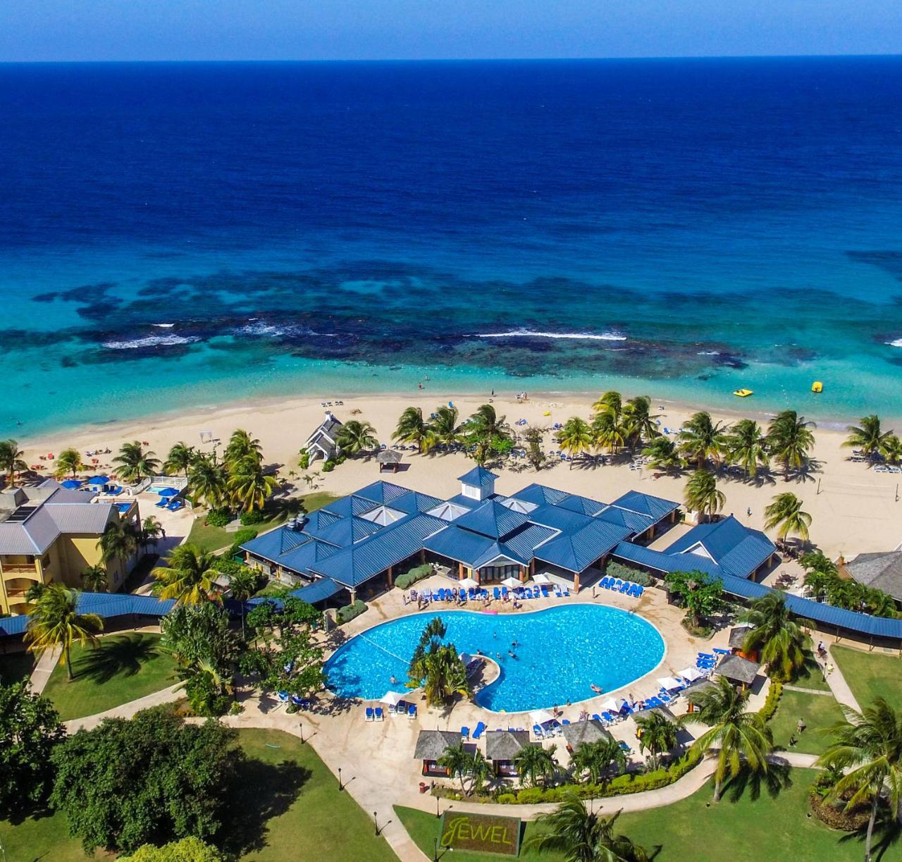 Jewel Runaway Bay Beach Resort & Waterpark Exterior photo