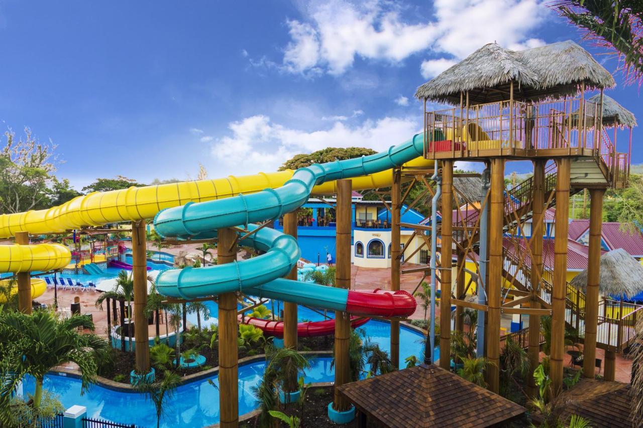 Jewel Runaway Bay Beach Resort & Waterpark Exterior photo