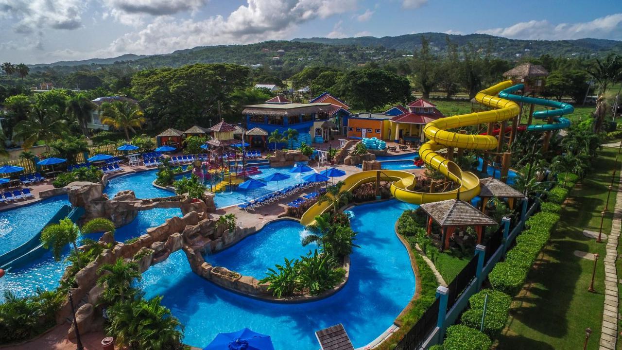 Jewel Runaway Bay Beach Resort & Waterpark Exterior photo