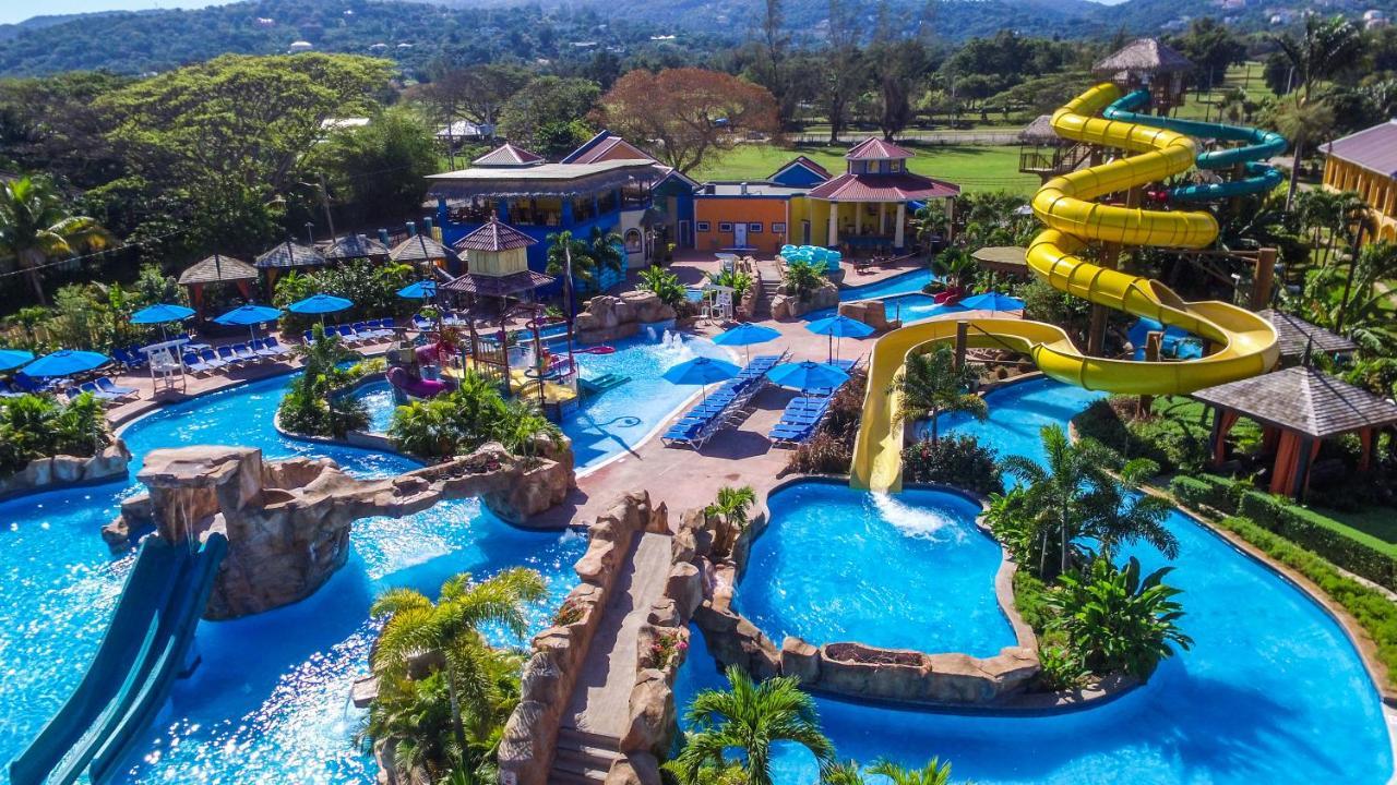 Jewel Runaway Bay Beach Resort & Waterpark Exterior photo