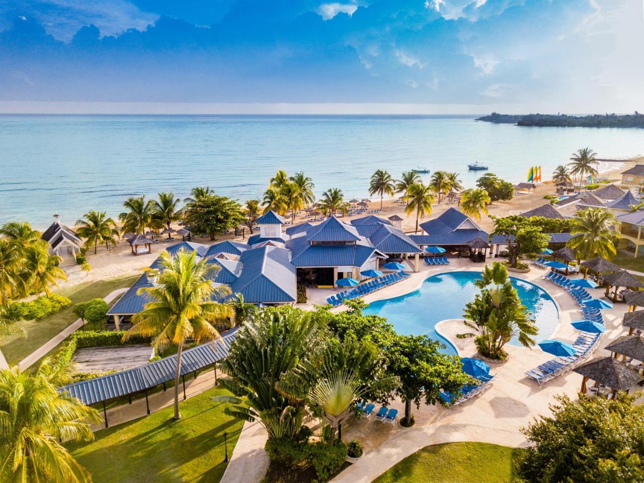 Jewel Runaway Bay Beach Resort & Waterpark Exterior photo