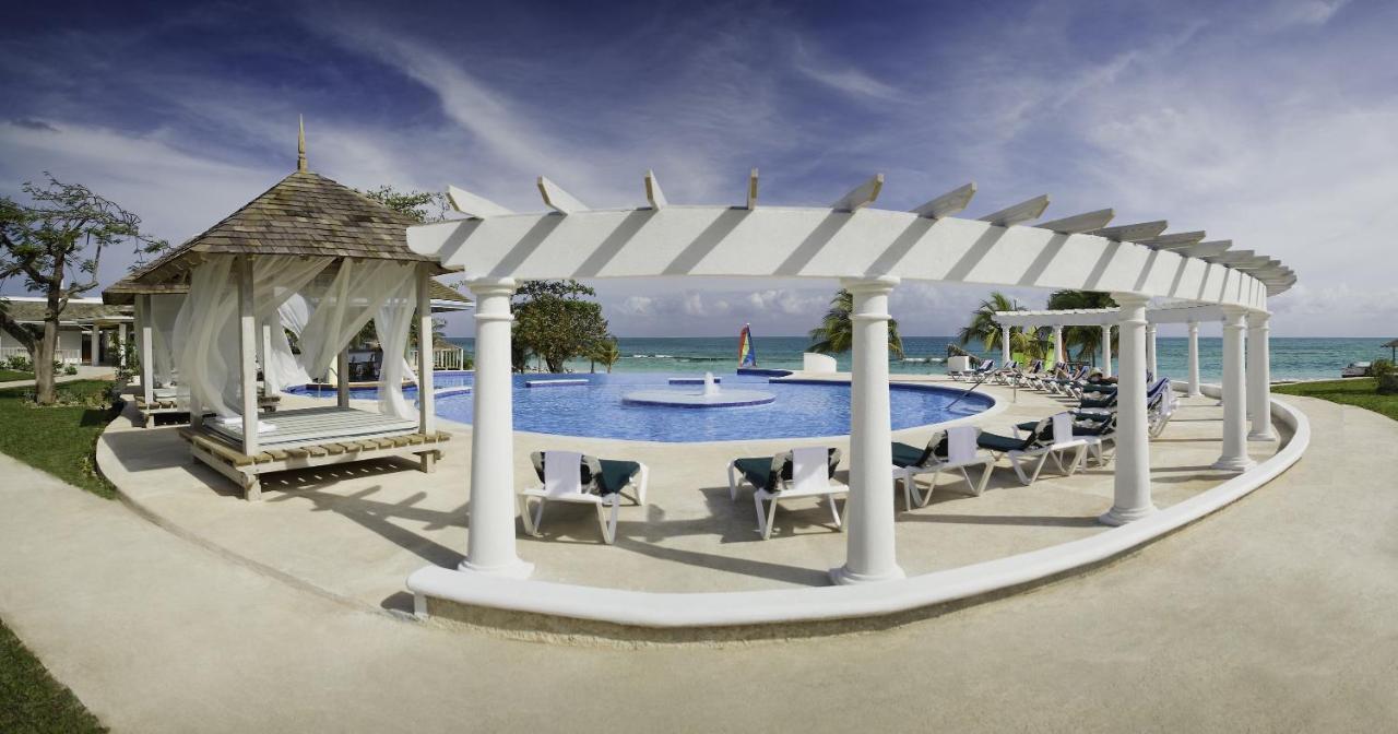 Jewel Runaway Bay Beach Resort & Waterpark Exterior photo