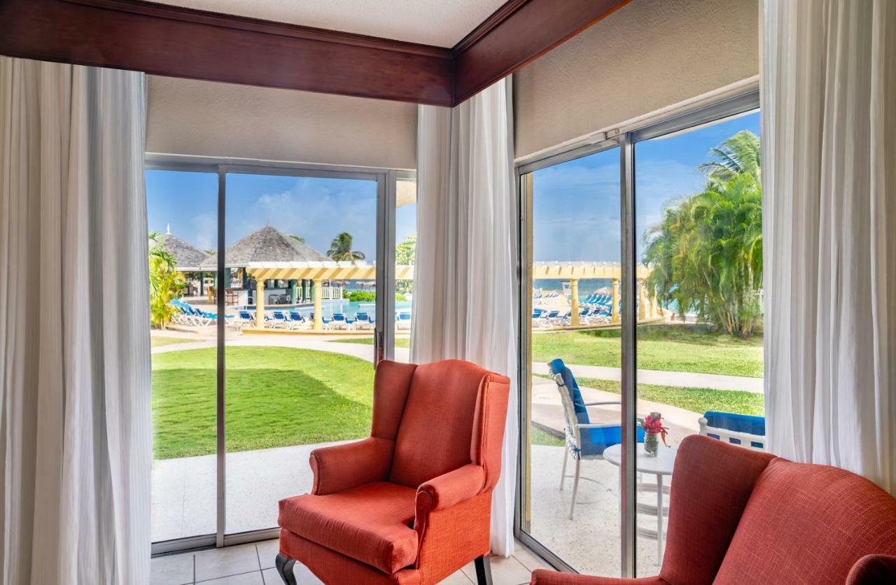 Jewel Runaway Bay Beach Resort & Waterpark Exterior photo
